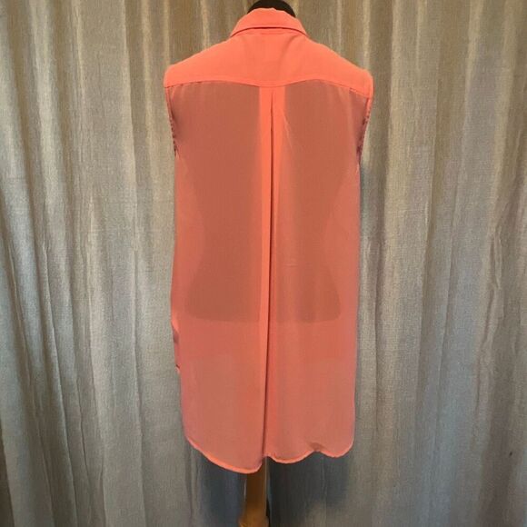 H&M Women's Blush Pink Semi Sheer Sleeveless Button Down Shirt - Picture 4 of 7